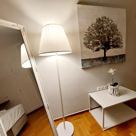 Sweet & Cozy 3' From Ilioupolis' Metro! Apartment *
